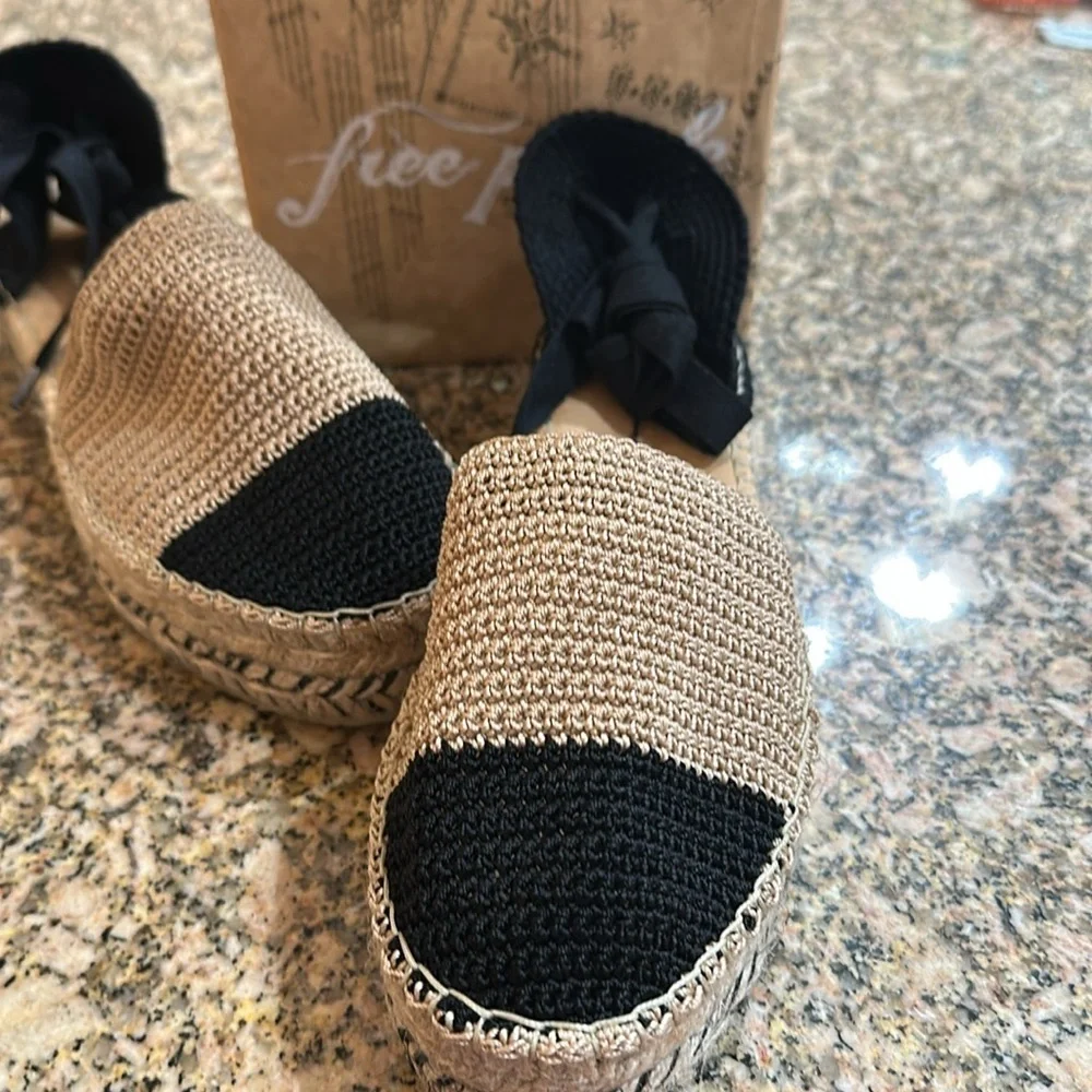 Free People Black and Tan Women's Ankle Wrap Shoes. Size 40 in EU sizing.